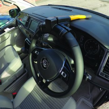 Maypole Over – Dashboard Steering Wheel Lock